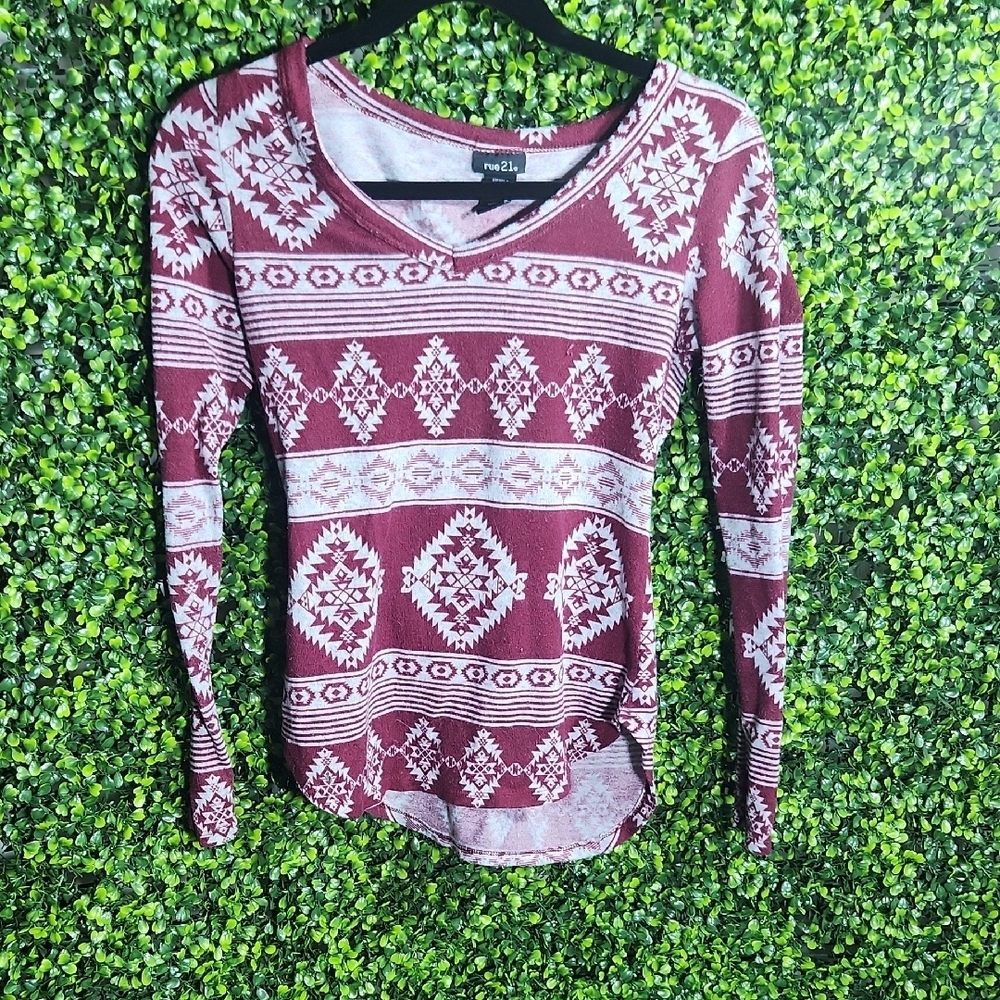 Rue21 Red Long Sleeve Fitted T-Shirt